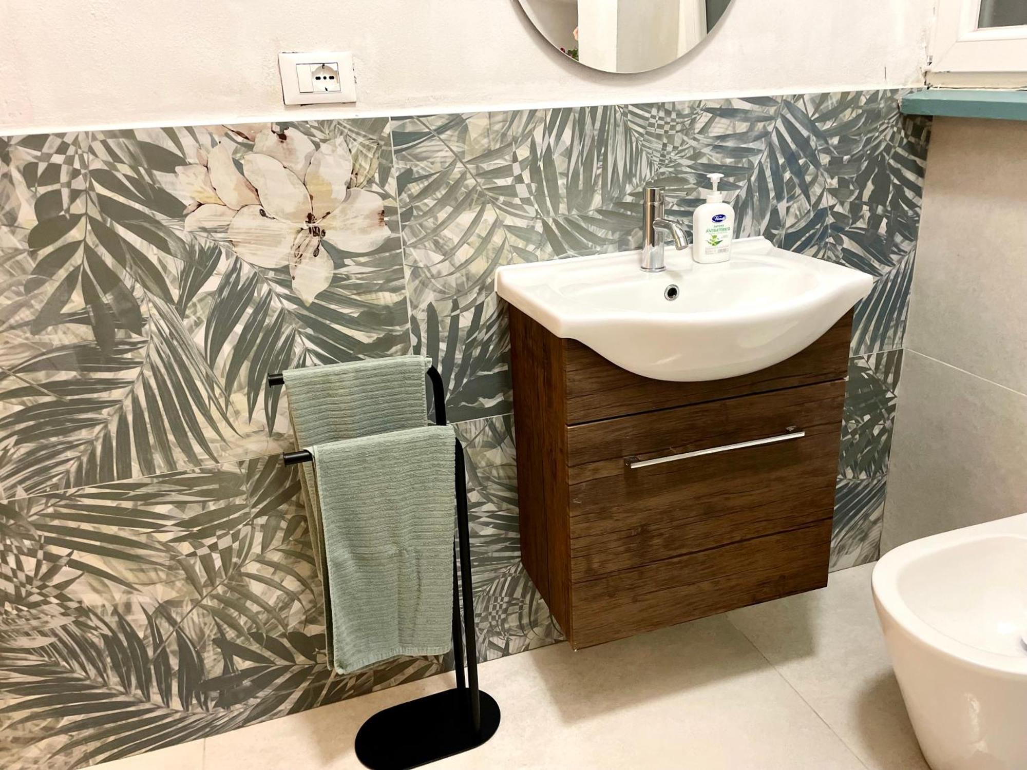 New Apartment 2 Minute From The Port ليفورنو المظهر الخارجي الصورة