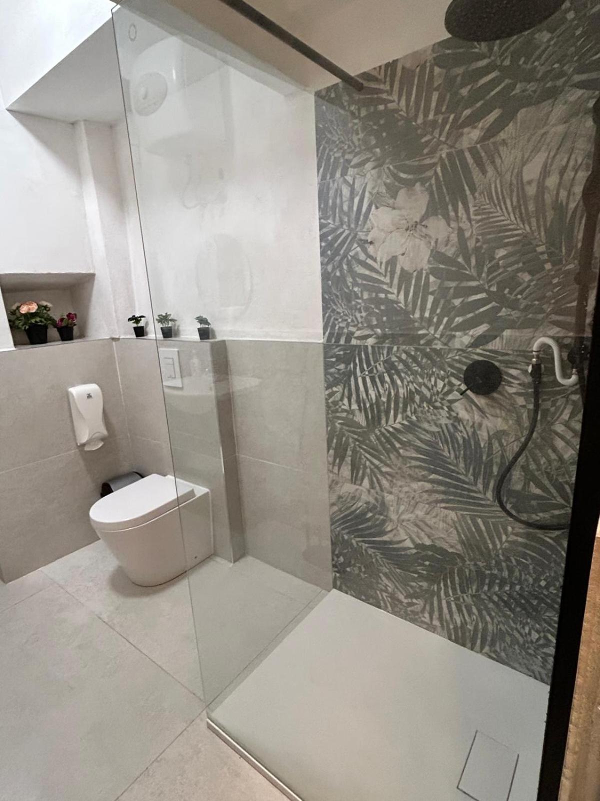 New Apartment 2 Minute From The Port ليفورنو المظهر الخارجي الصورة